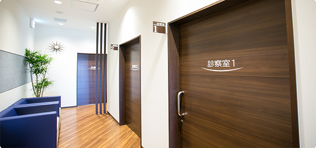 医療法人社団 山河会 足立皮ふ科(旧つつじ皮フ科)|伊丹市のオアシスタウン伊丹鴻池内 クリニックモールにある皮膚科